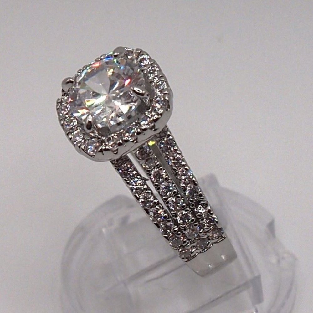 Exquisite Ladies 2.50ctw Halo Bridal Diamond Ring, 18K White Gold - Picture 8 of 13